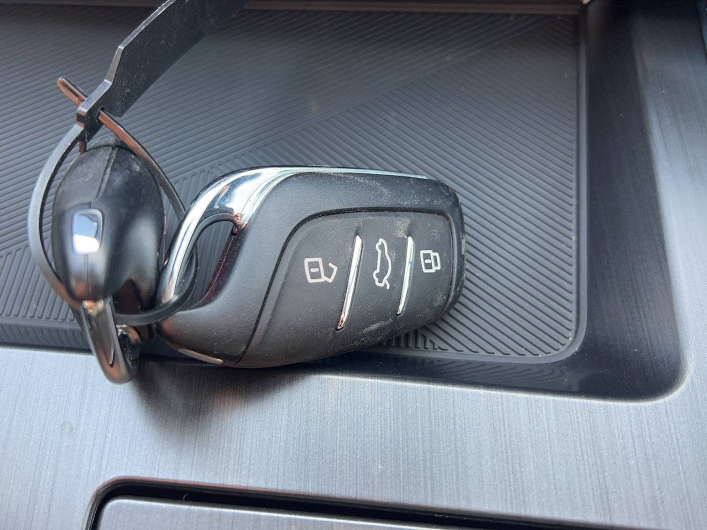 荣威RX5 MAX 2022款 1.5T 自动有为尊贵版