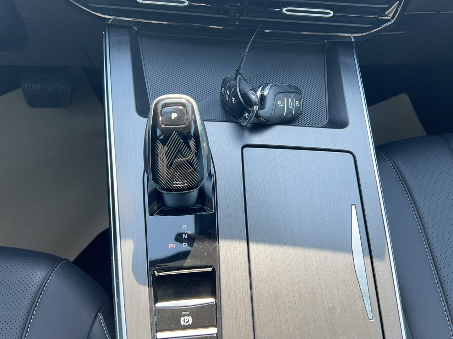 荣威RX5 MAX 2022款 1.5T 自动有为尊贵版