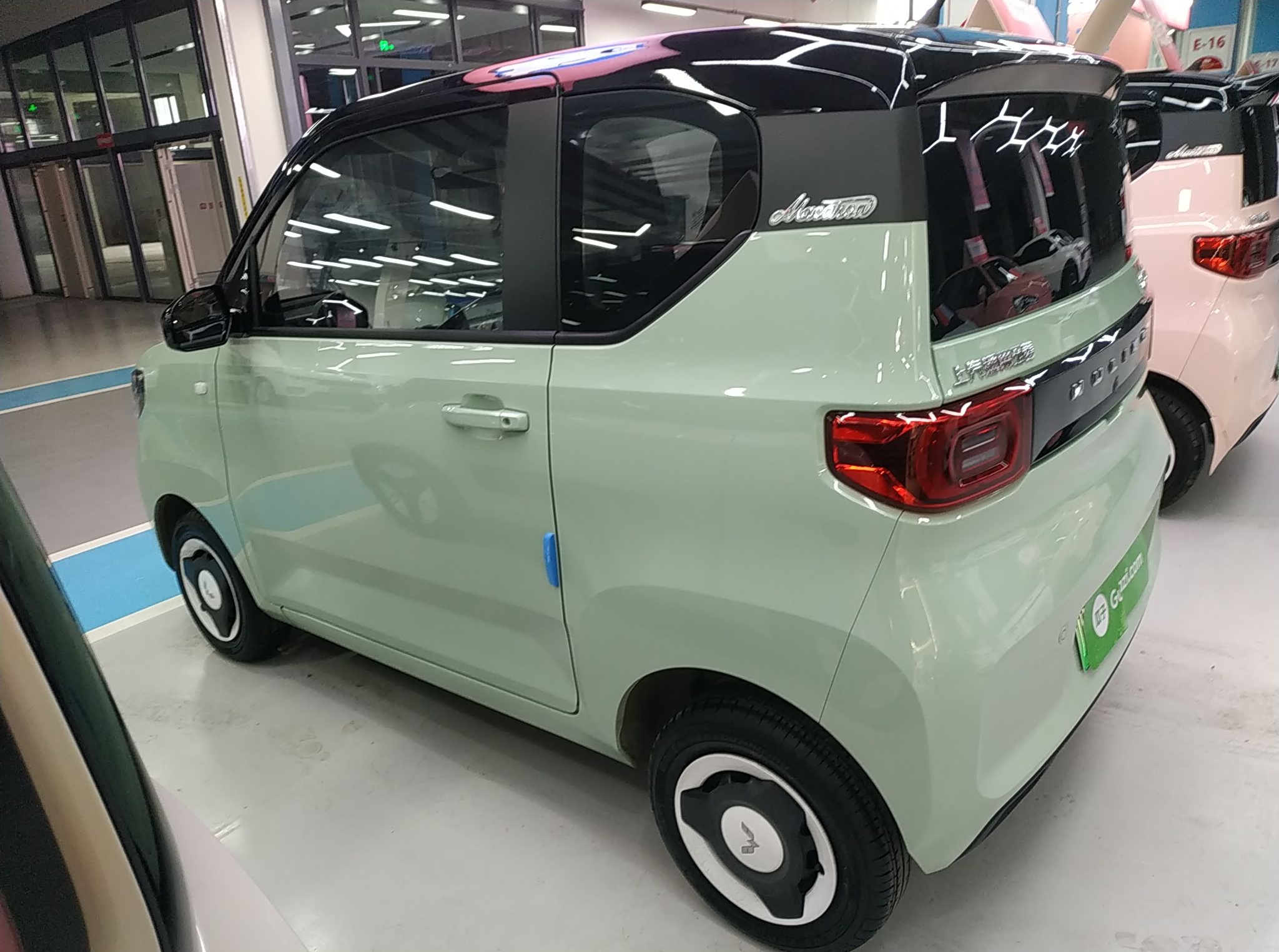 五菱汽车 宏光MINI EV 2022款 马卡龙臻享款 磷酸铁锂