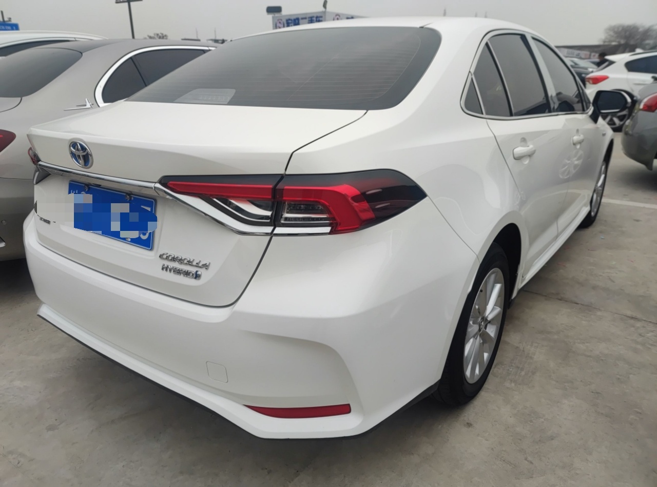 丰田 卡罗拉 2021款 双擎 1.8L E-CVT精英版