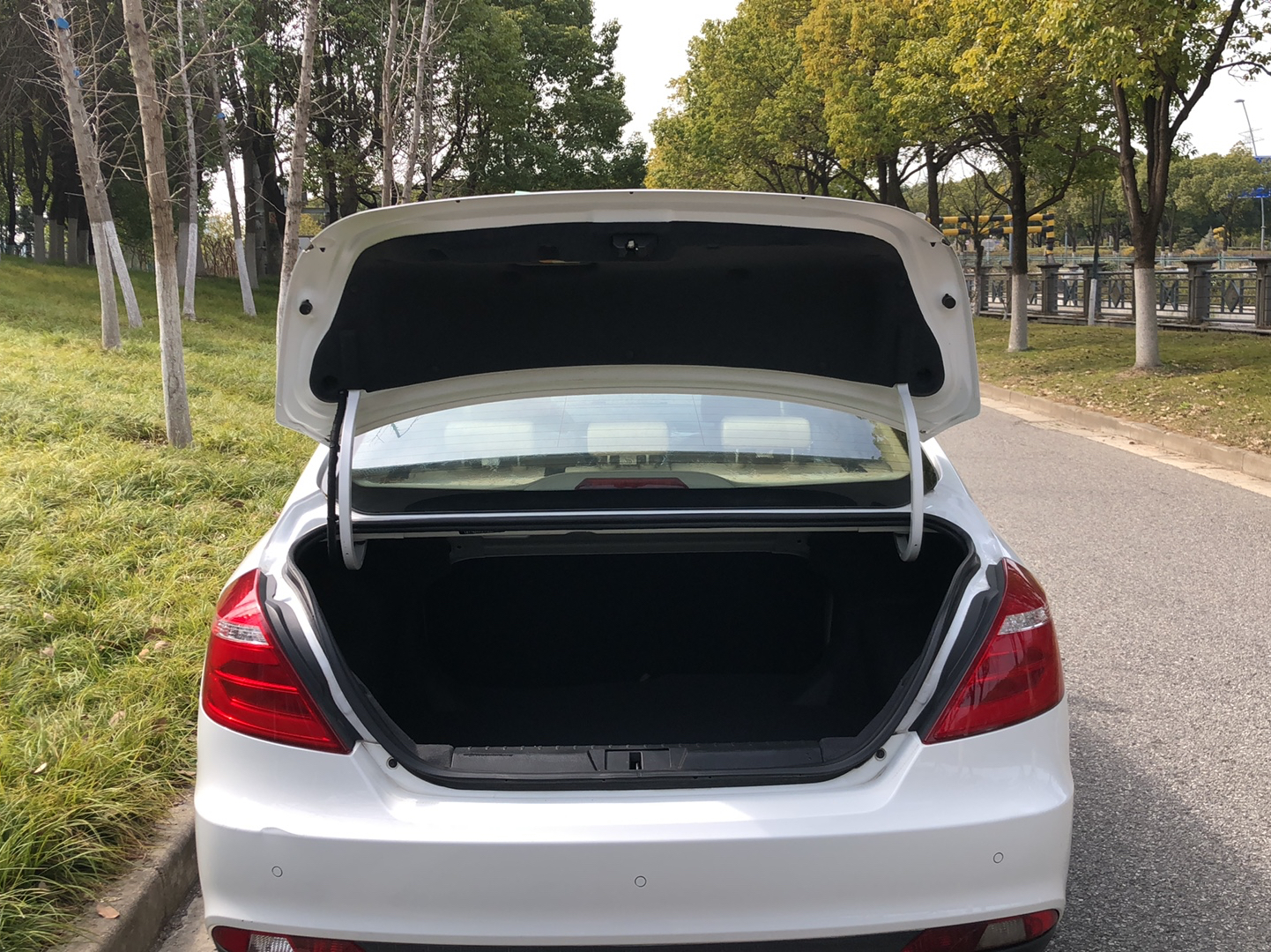 吉利汽车 帝豪 2017款 三厢百万款 1.5L 手动豪华型