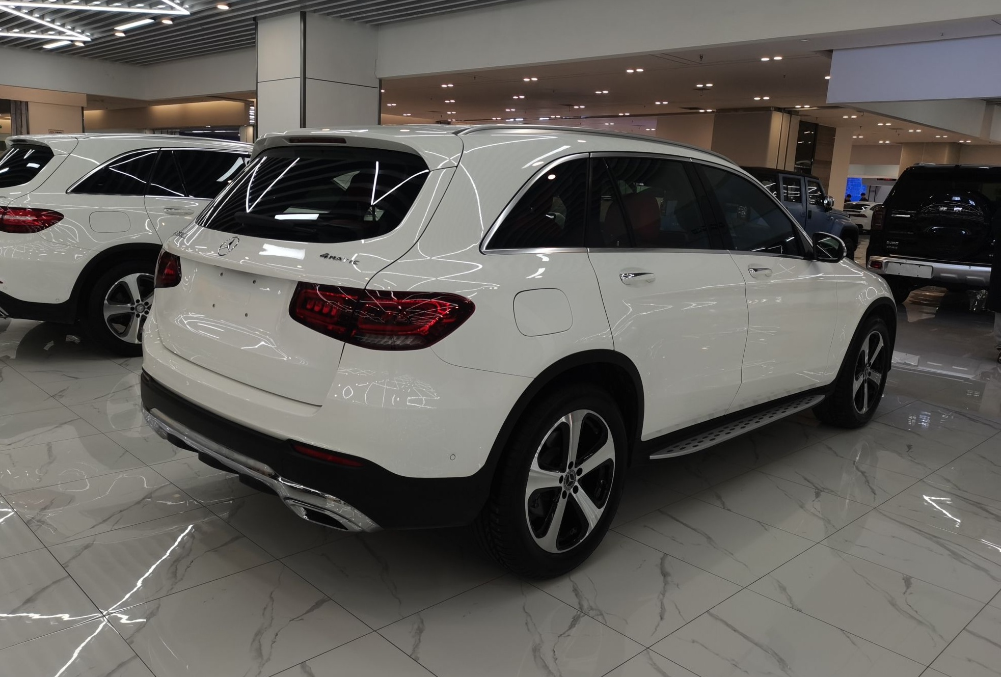 奔驰GLC级 2022款 改款二 GLC 260 L 4MATIC 动感型