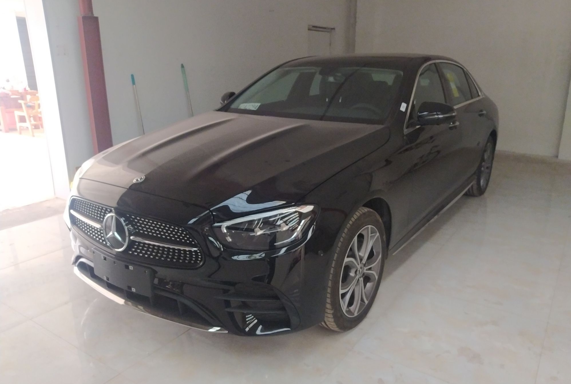 奔驰E级 2022款 改款三 E 300 L 运动豪华型