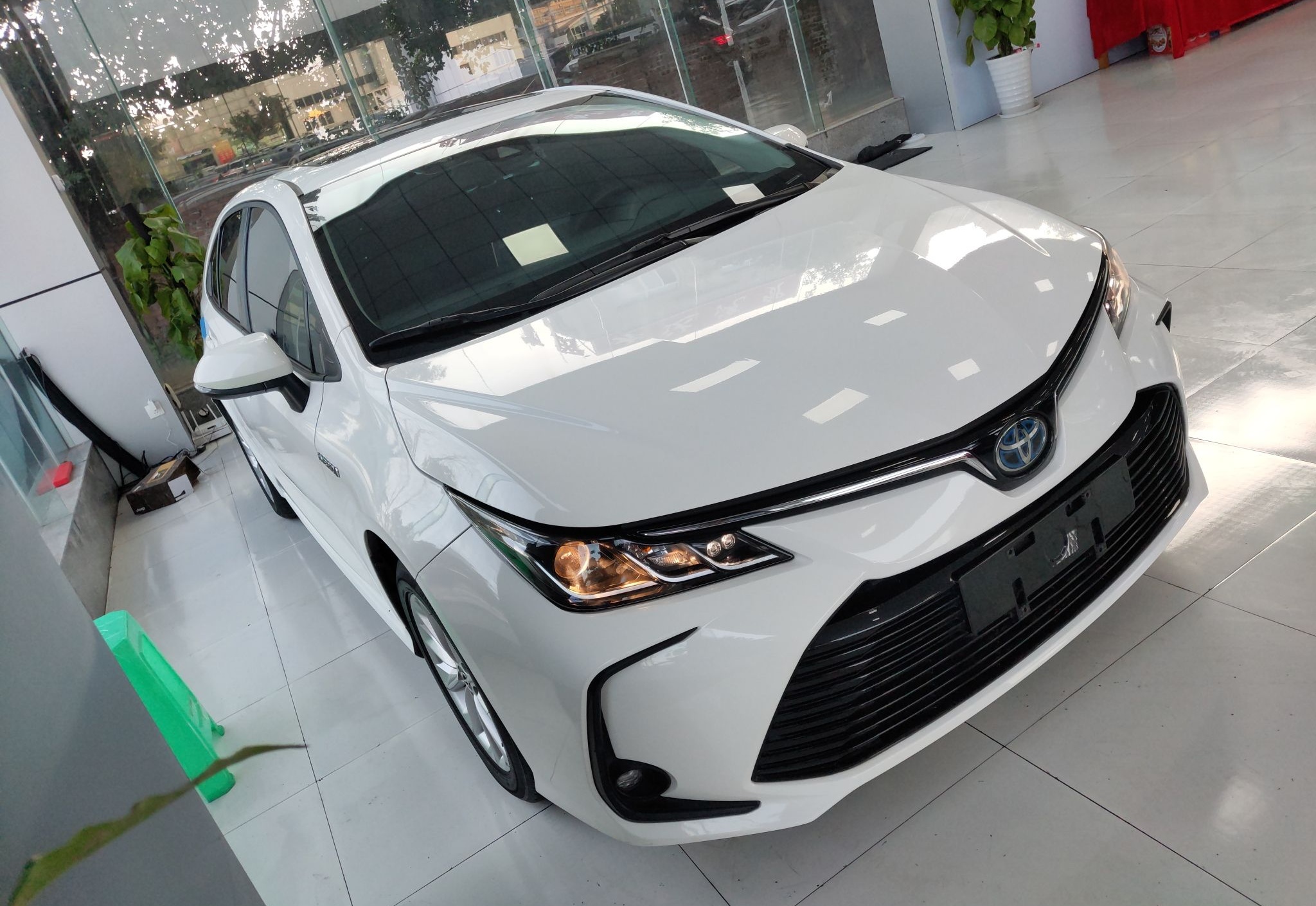 丰田 卡罗拉 2019款 双擎 1.8L E-CVT GL-i精英版