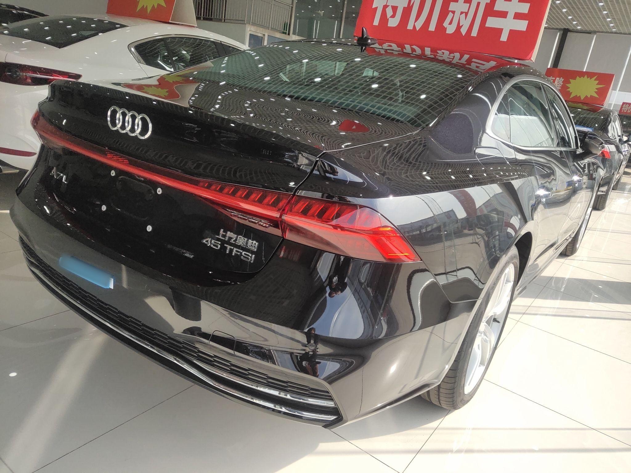 奥迪A7L 2022款 45 TFSI S-line 筑梦未来版