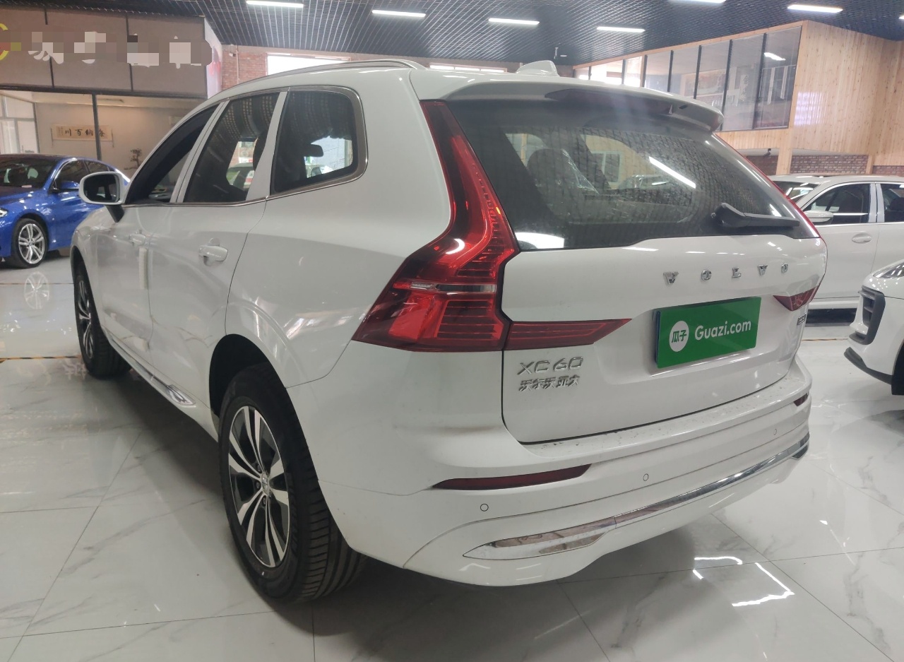 沃尔沃XC60 2023款 B5 四驱智逸豪华版