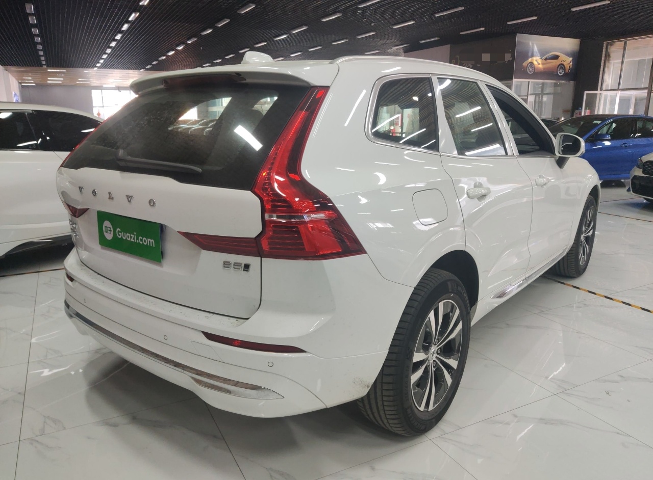 沃尔沃XC60 2023款 B5 四驱智逸豪华版