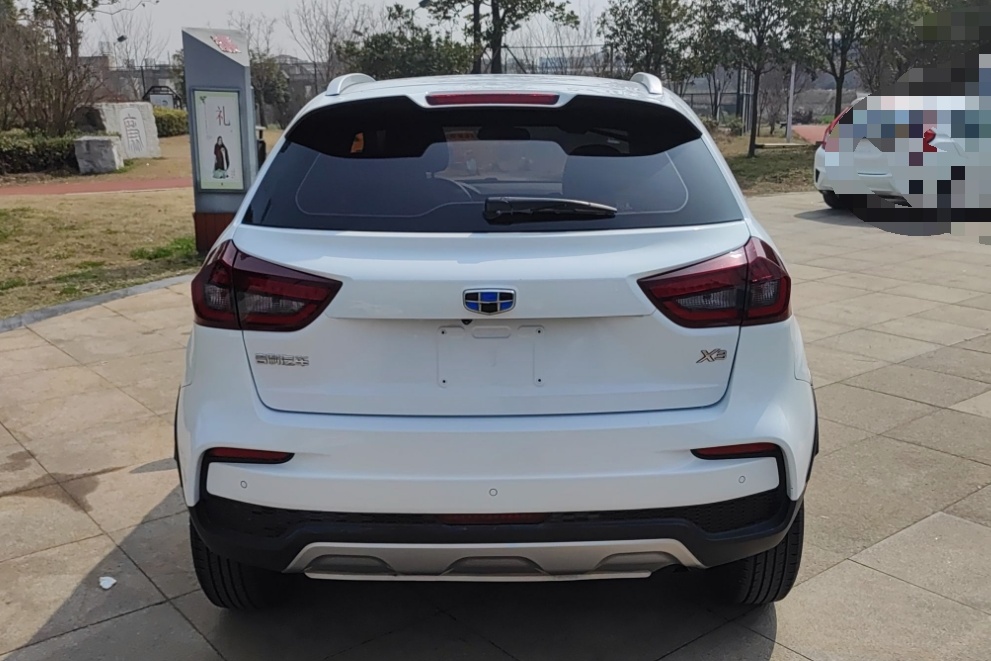 吉利汽车 远景X3 2019款 升级版 1.5L CVT尊贵型