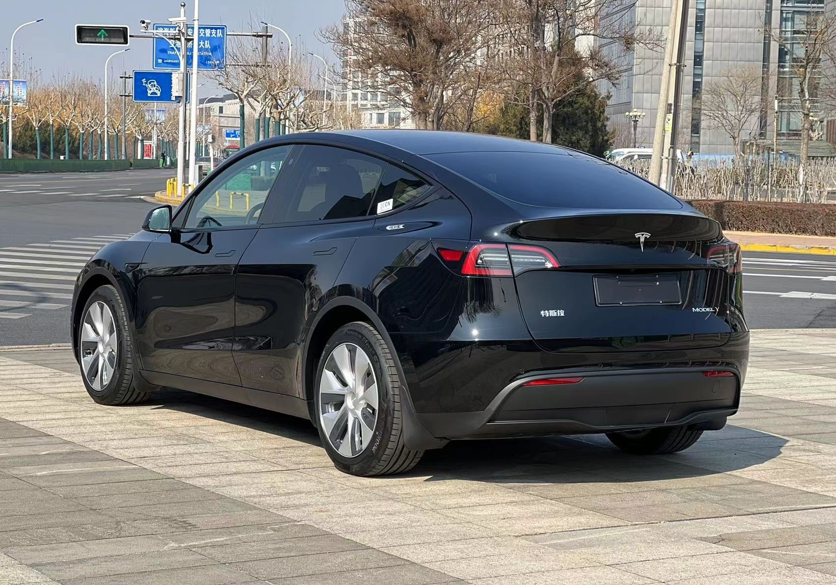 特斯拉 Model Y 2021款 标准续航后驱版