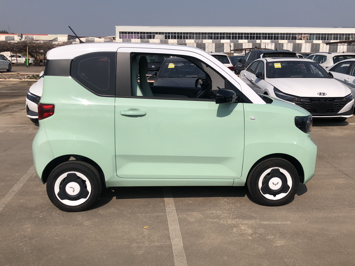 五菱汽车 宏光MINI EV 2021款 马卡龙时尚款 磷酸铁锂