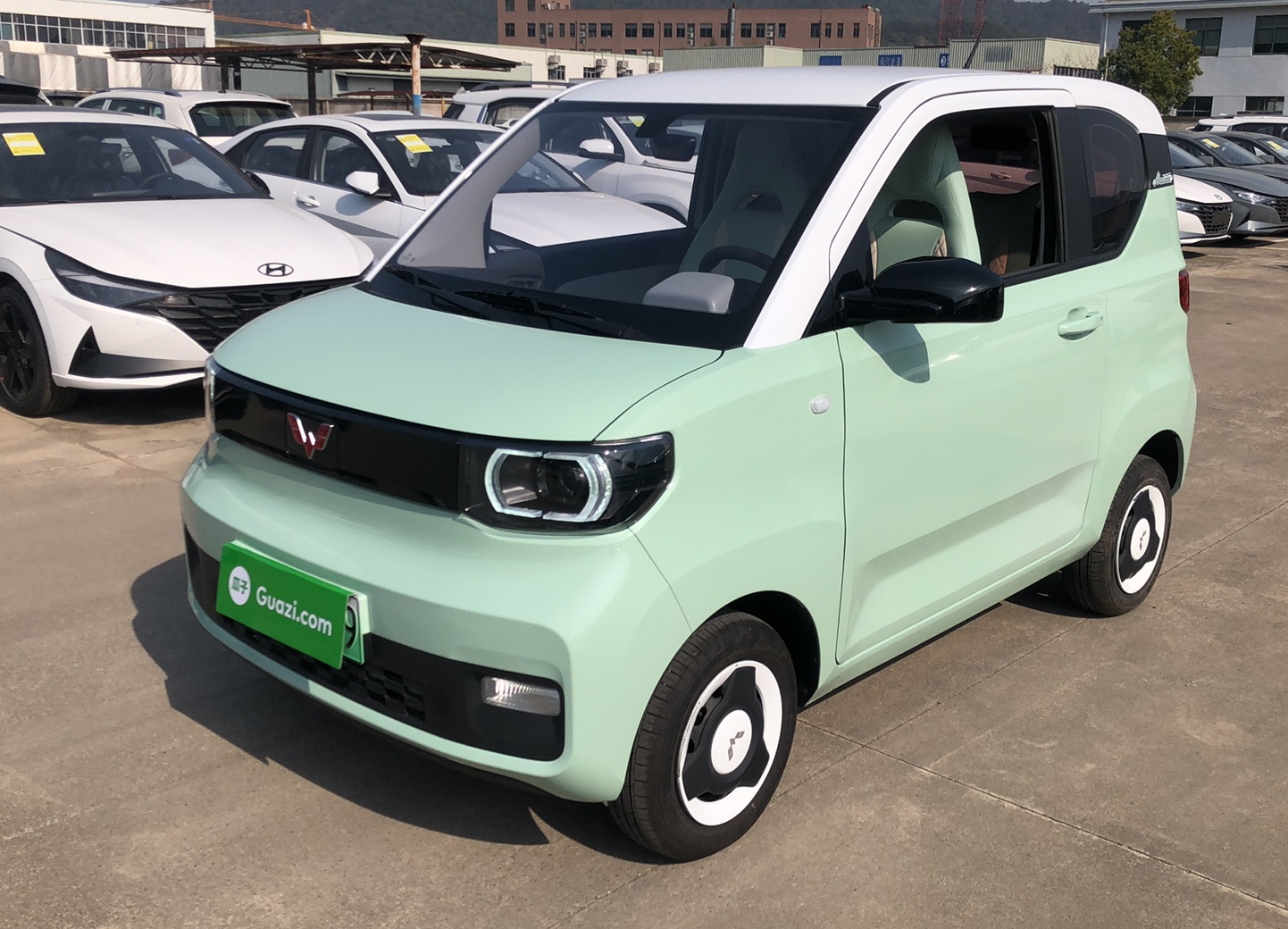 五菱汽车 宏光MINI EV 2021款 马卡龙时尚款 磷酸铁锂