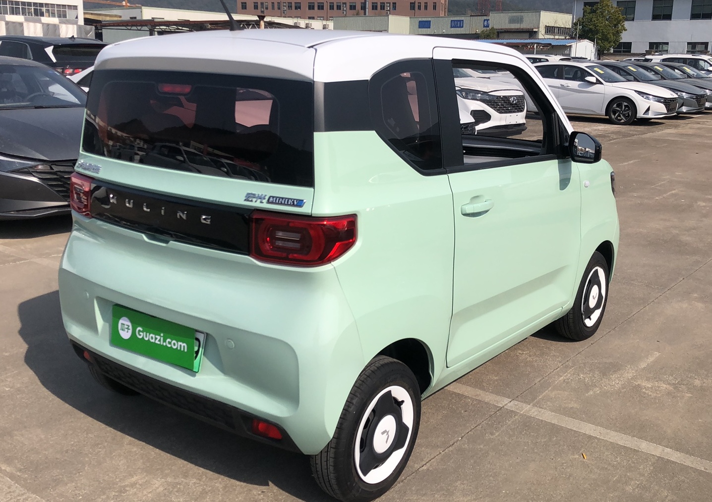 五菱汽车 宏光MINI EV 2021款 马卡龙时尚款 磷酸铁锂