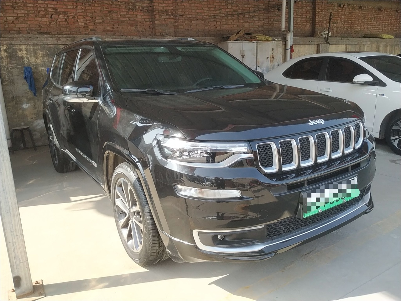 Jeep 大指挥官PHEV 2020款 2.0T 插电混动精英版