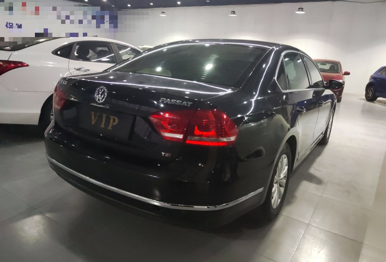 大众 帕萨特 2015款 1.8TSI DSG尊荣版