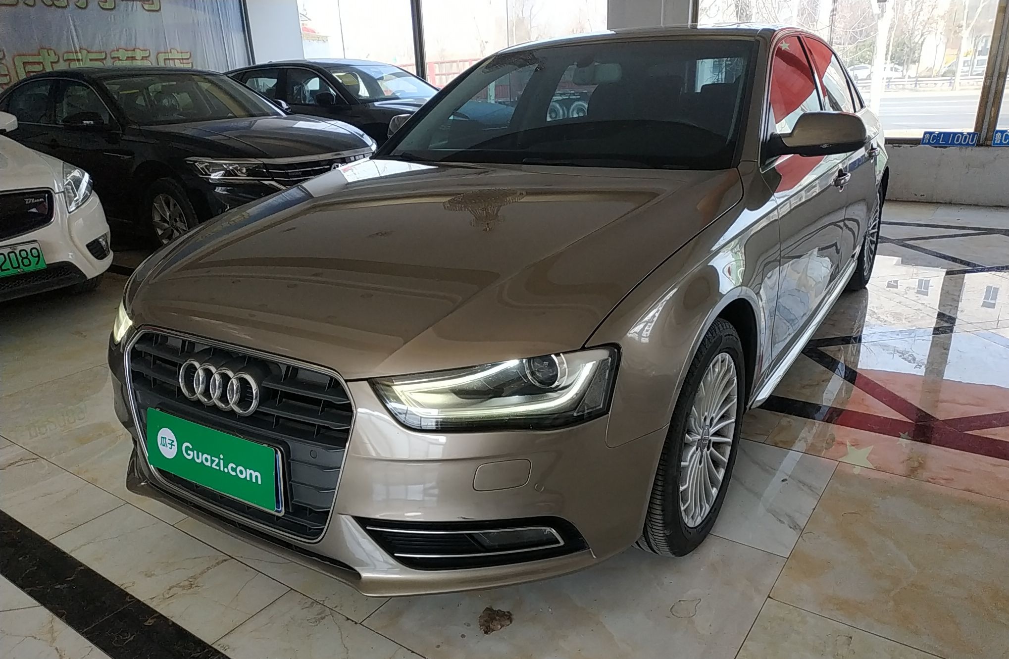 奥迪A4L 2013款 35 TFSI 自动标准型