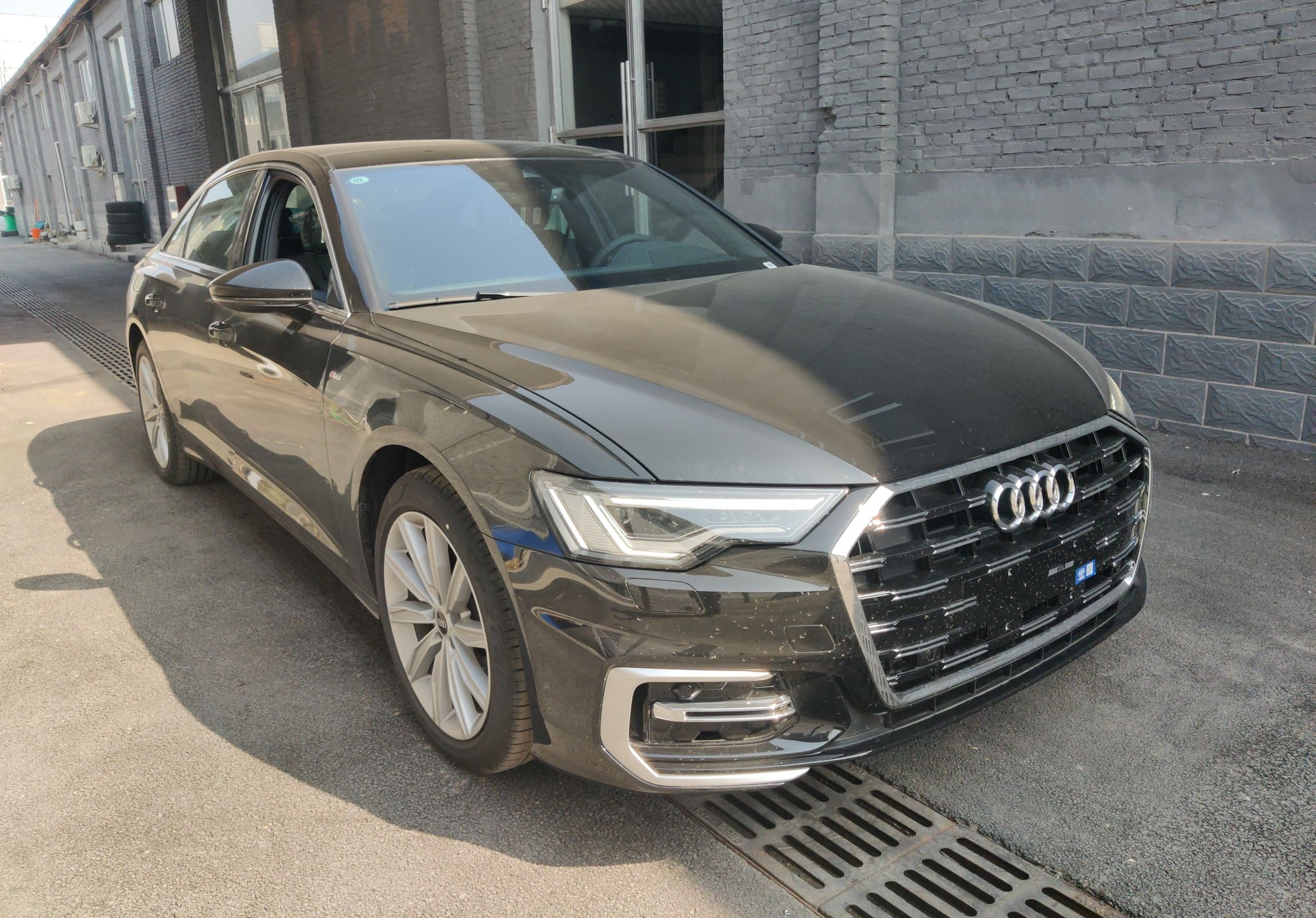 奥迪A6L 2023款 45 TFSI 臻选动感型