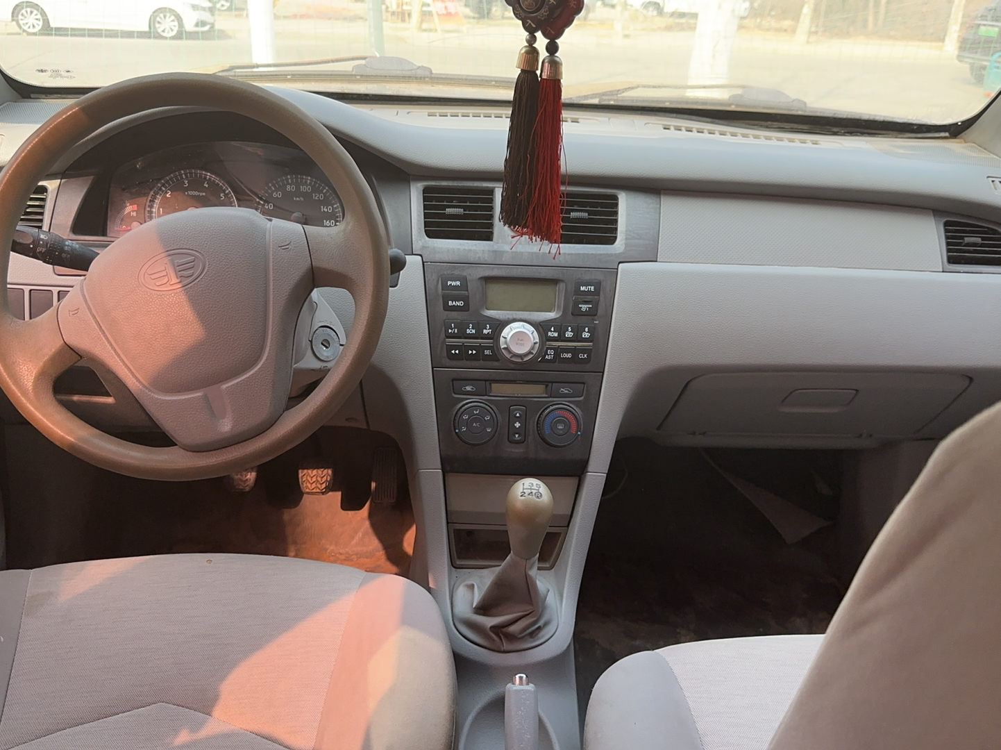 一汽 夏利N5 2011款 1.3L 手动豪华型