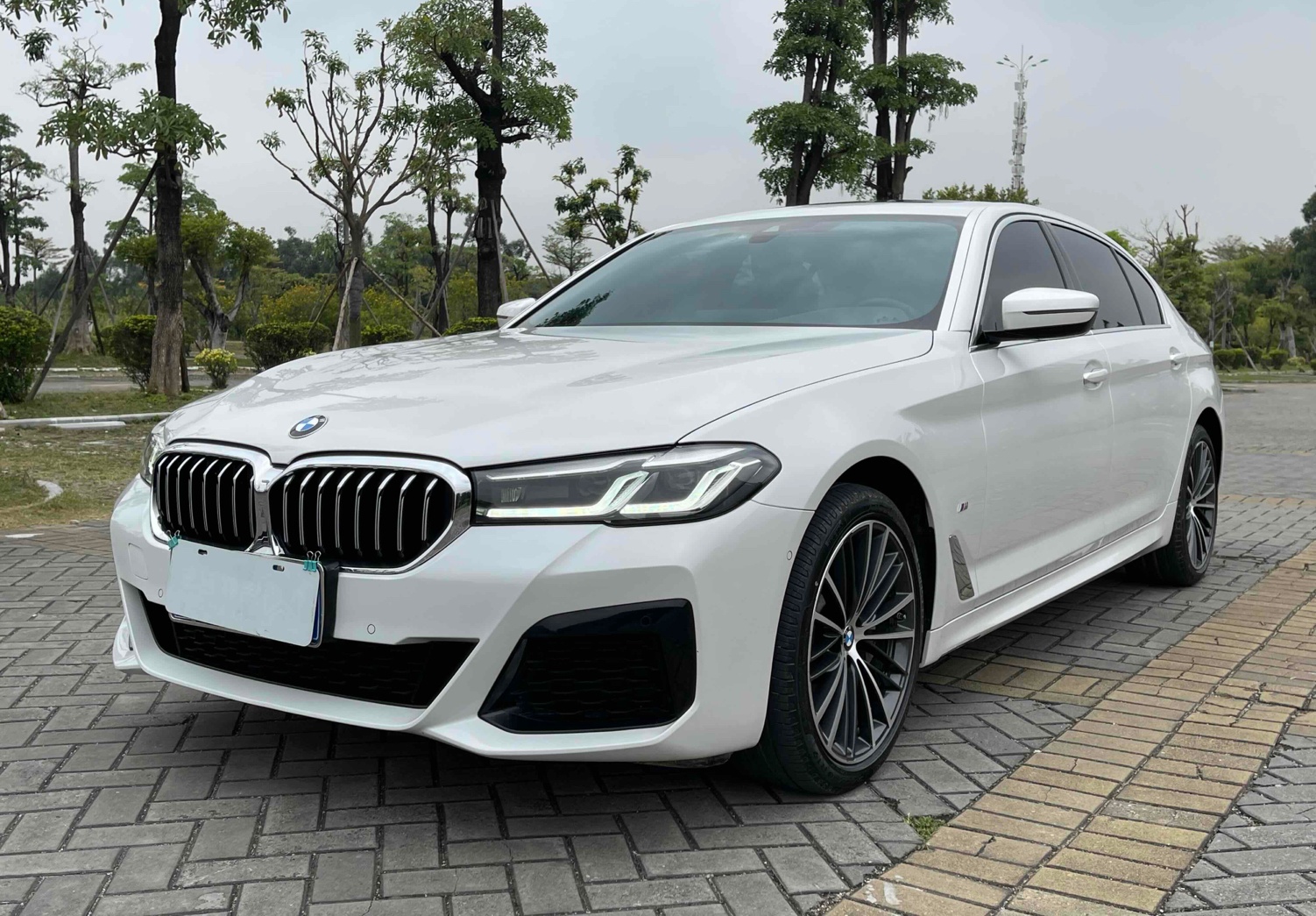 宝马5系 2021款 530Li 领先型 M运动套装