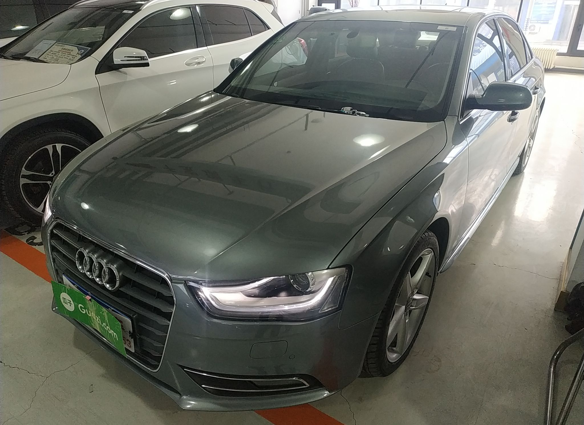 奥迪A4L 2013款 35 TFSI 自动标准型