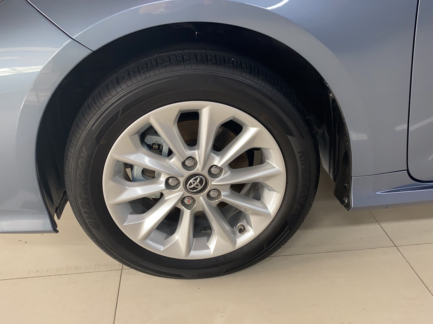 丰田 卡罗拉 2021款 双擎 1.8L E-CVT精英版