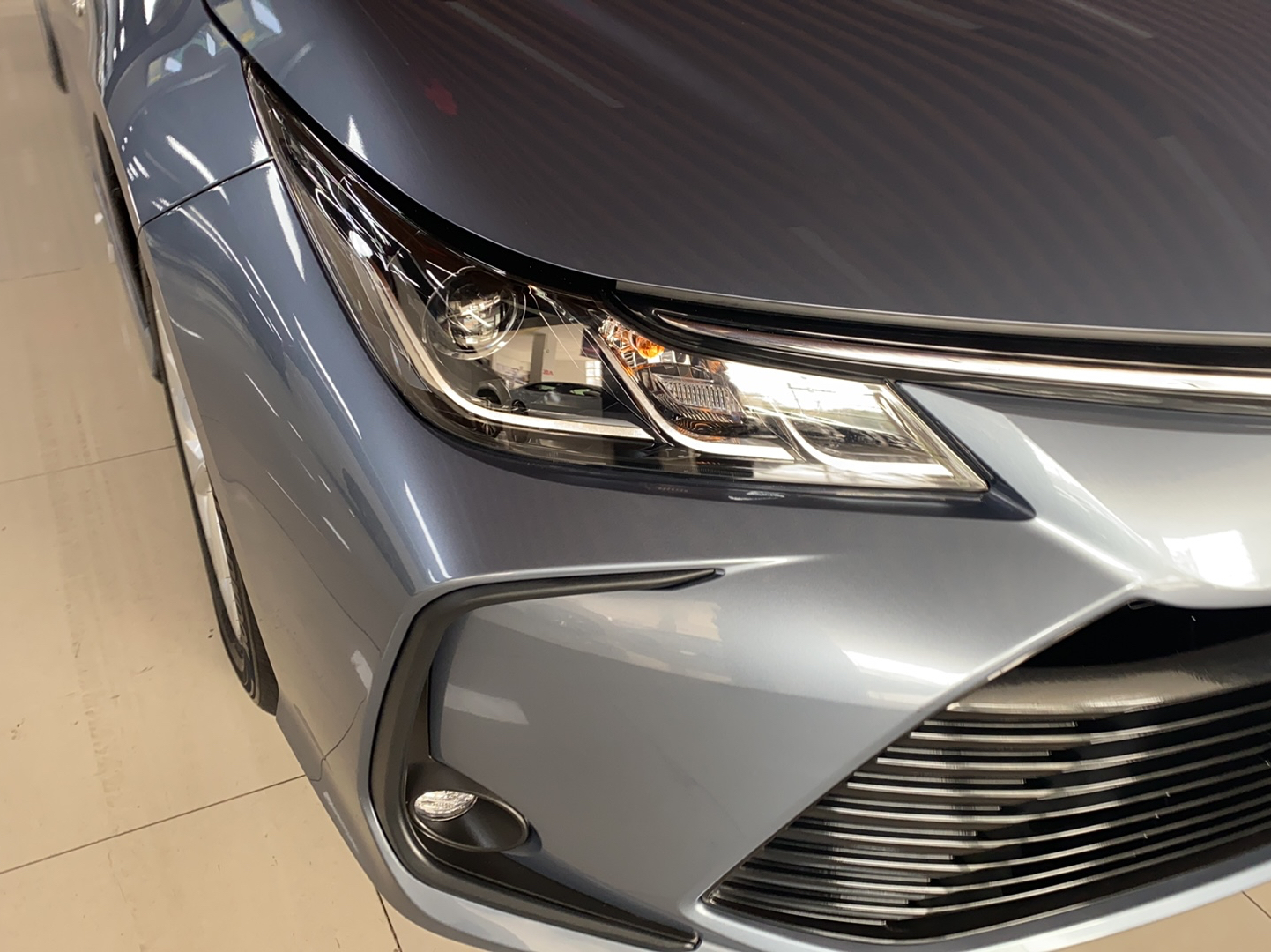 丰田 卡罗拉 2021款 双擎 1.8L E-CVT精英版