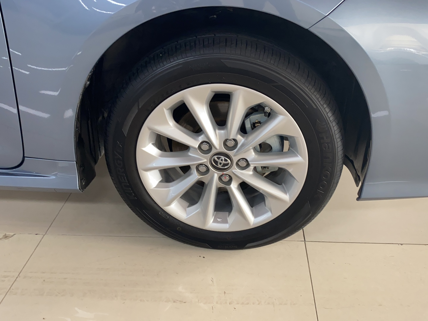 丰田 卡罗拉 2021款 双擎 1.8L E-CVT精英版