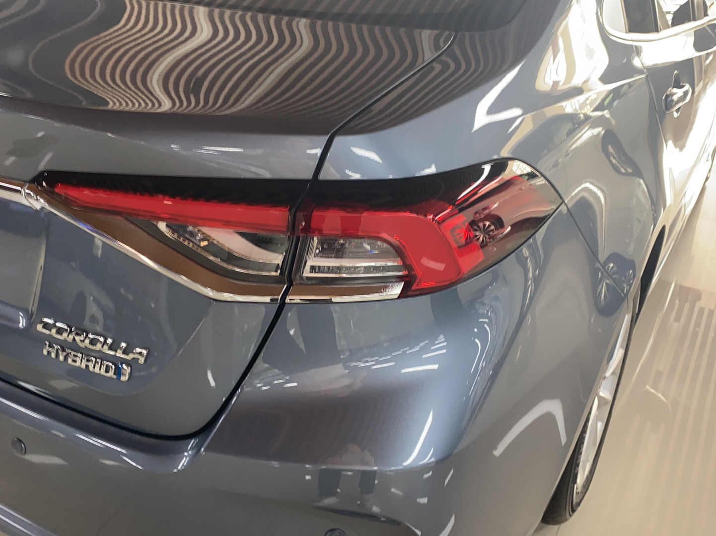 丰田 卡罗拉 2021款 双擎 1.8L E-CVT精英版