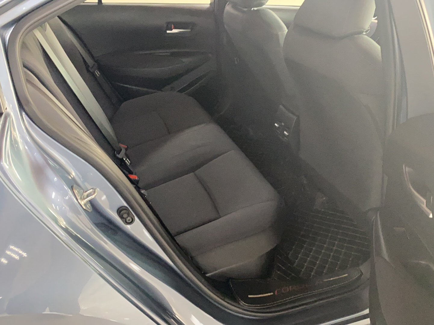 丰田 卡罗拉 2021款 双擎 1.8L E-CVT精英版