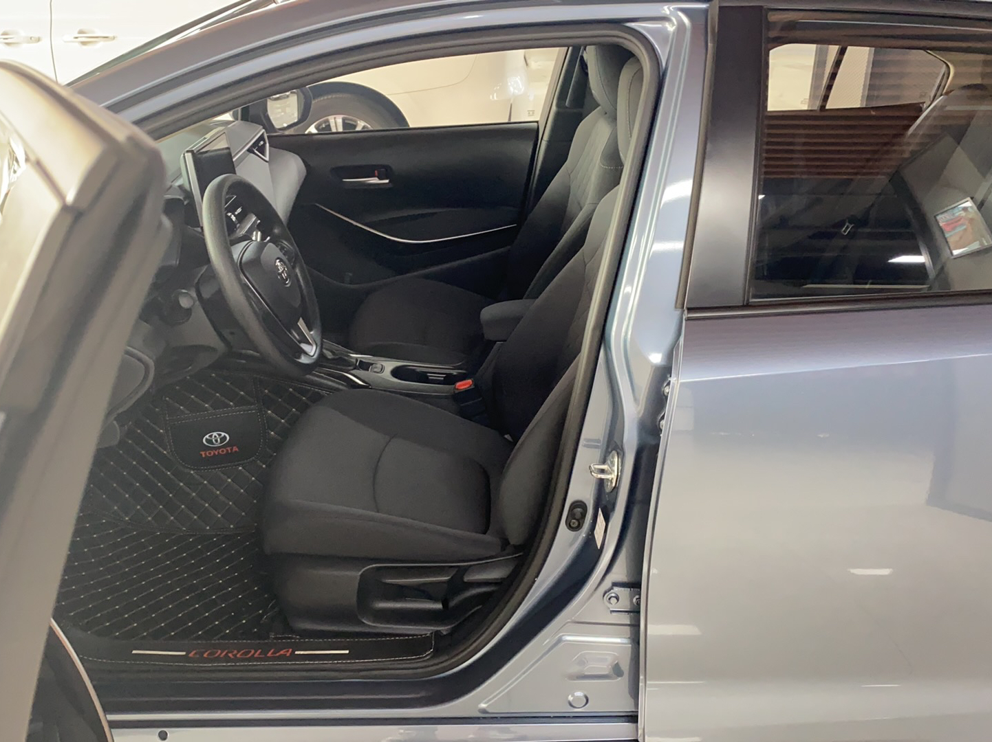 丰田 卡罗拉 2021款 双擎 1.8L E-CVT精英版