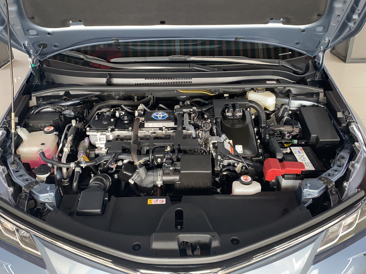 丰田 卡罗拉 2021款 双擎 1.8L E-CVT精英版