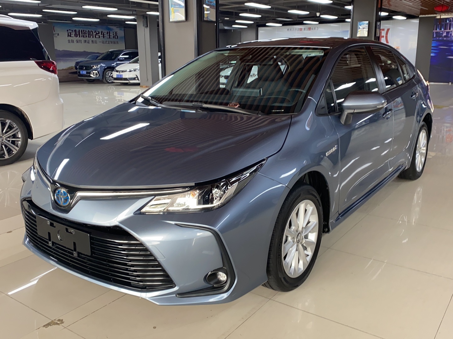 丰田 卡罗拉 2021款 双擎 1.8L E-CVT精英版