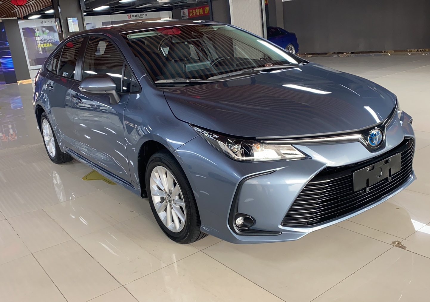 丰田 卡罗拉 2021款 双擎 1.8L E-CVT精英版