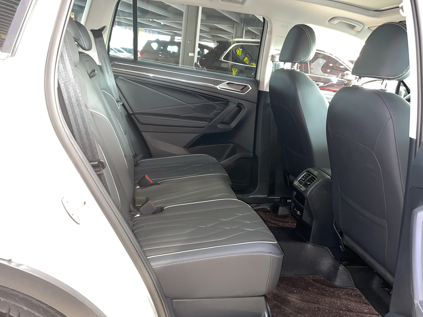 大众 途观L 2022款 330TSI 自动两驱R-Line越享版