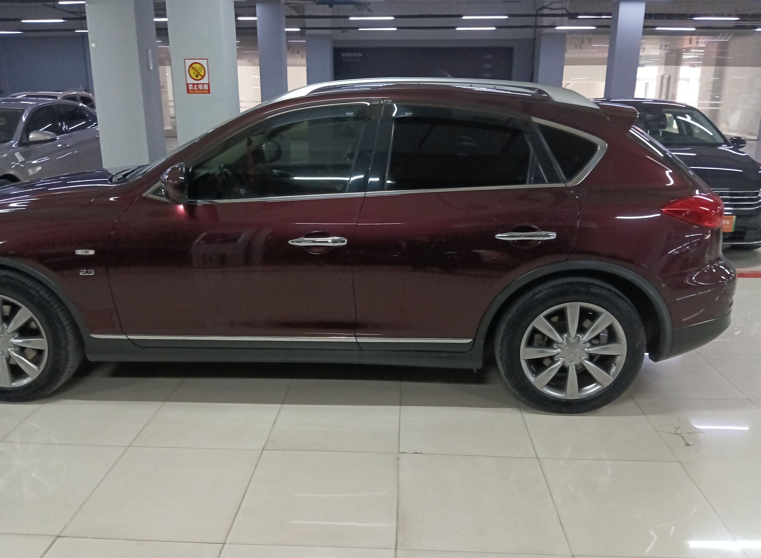 英菲尼迪QX50 2013款 2.5L 两驱优雅版(进口)