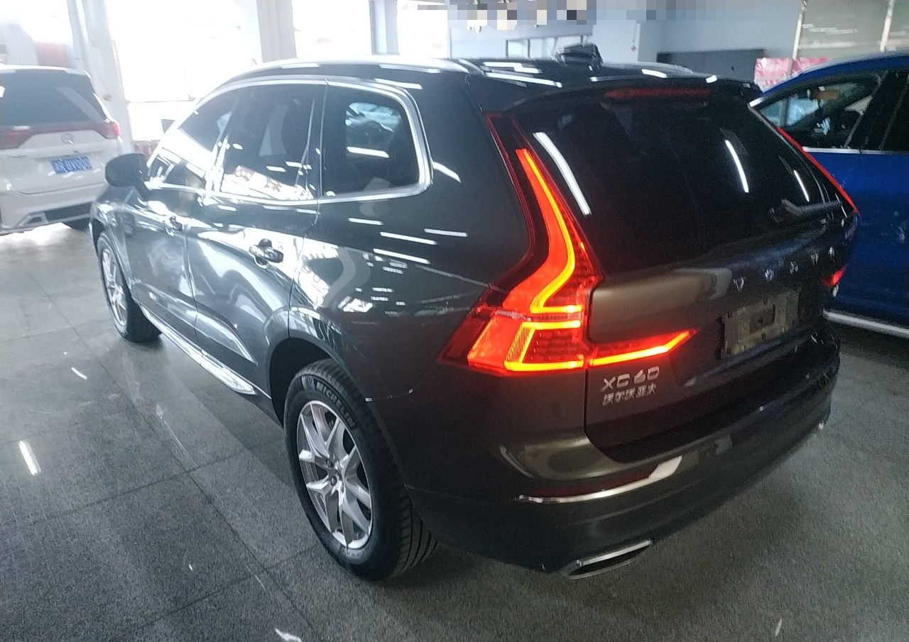 沃尔沃XC60 2021款 T5 四驱智逸豪华版