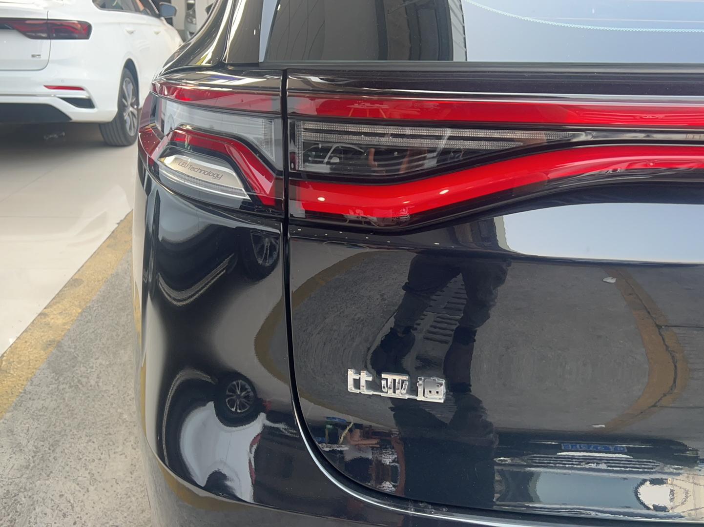 比亚迪 唐 2019款 2.0T 自动智联尊荣型 7座 国VI