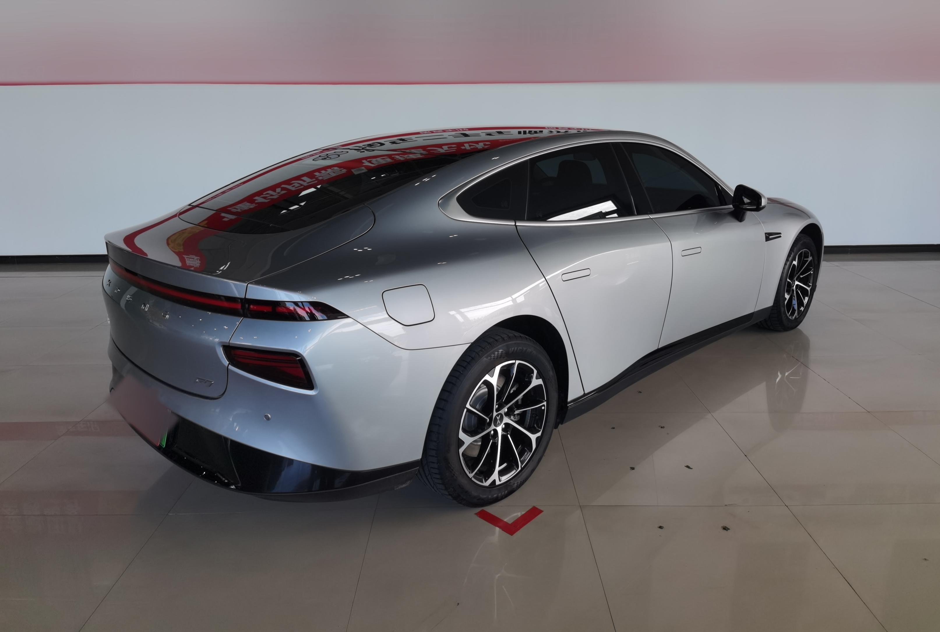 小鹏汽车P7 2022款 586G