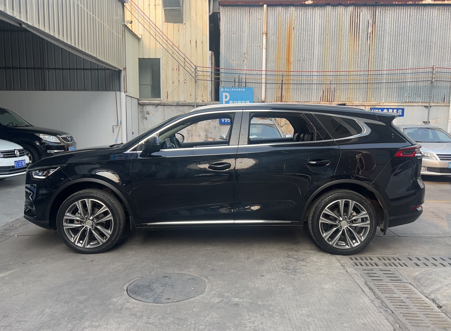 比亚迪 唐 2019款 2.0T 自动智联尊荣型 7座 国VI