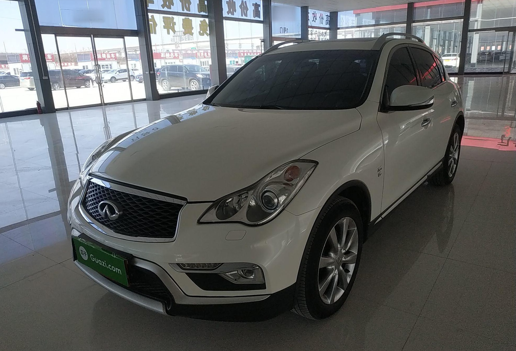 英菲尼迪QX50 2015款 2.5L 舒适版