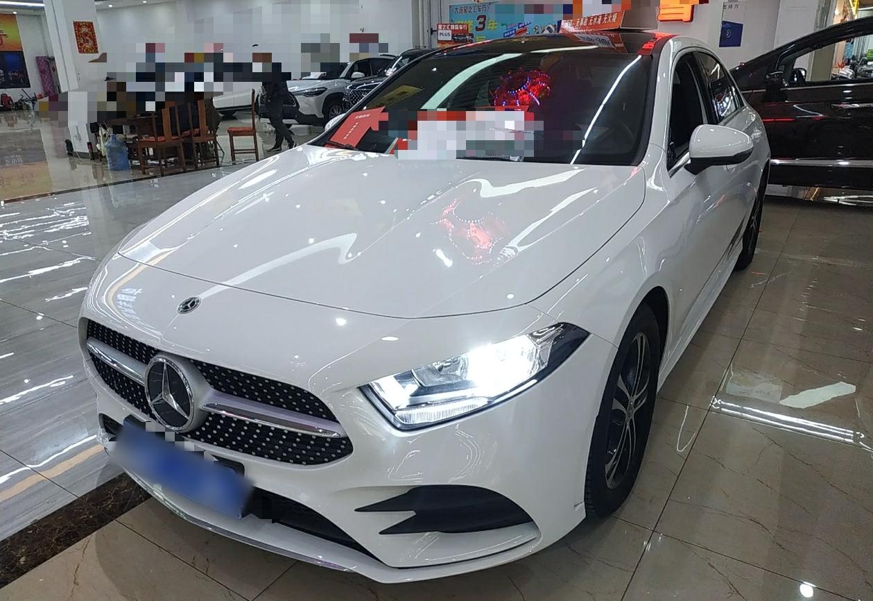 奔驰A级 2022款 A 180 L 运动轿车