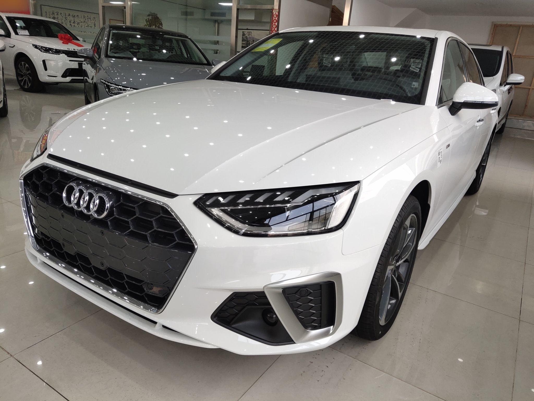 奥迪A4L 2022款 40 TFSI 时尚动感型