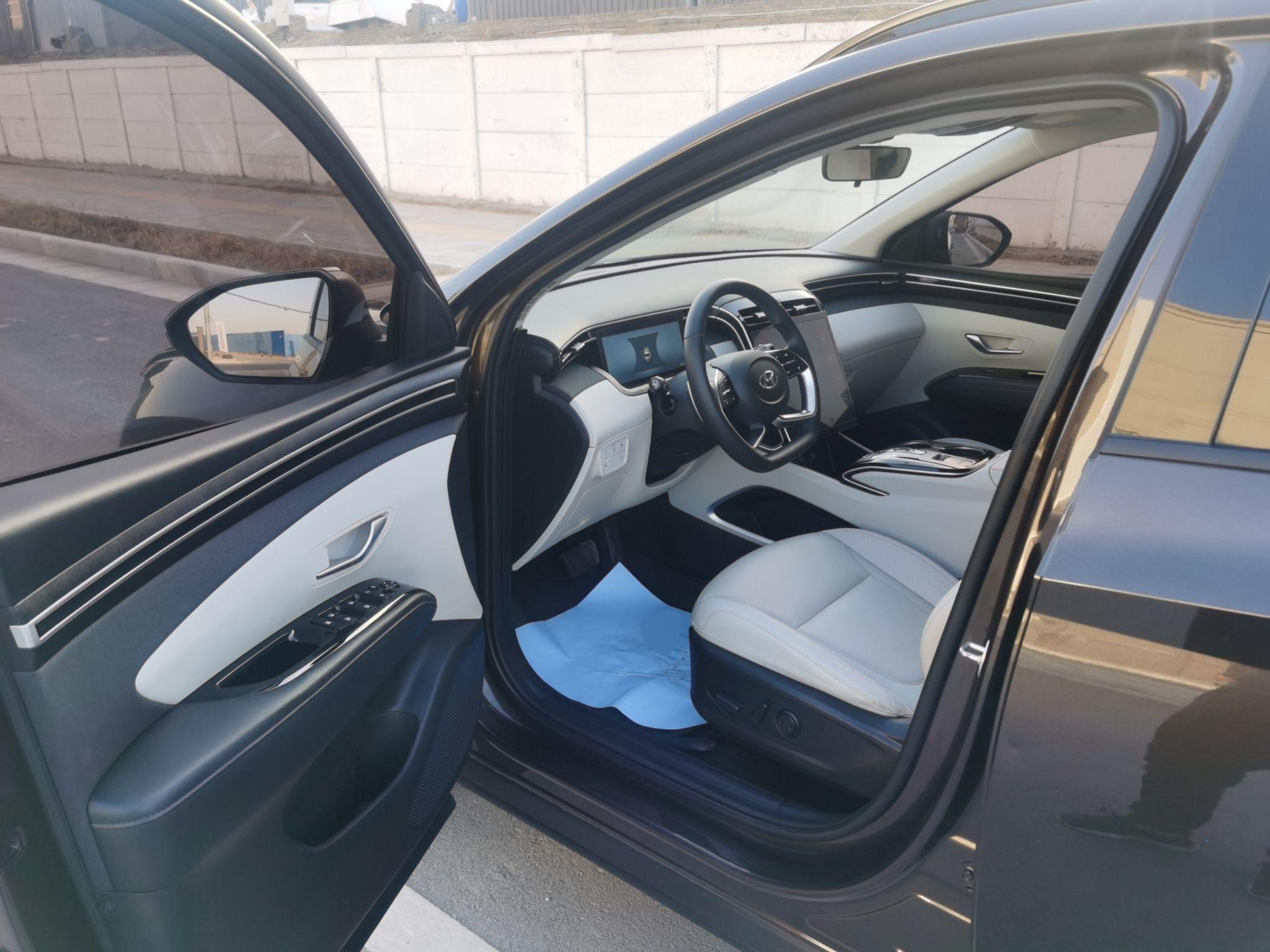 现代 2021款 途胜L 1.5T LUX尊贵版