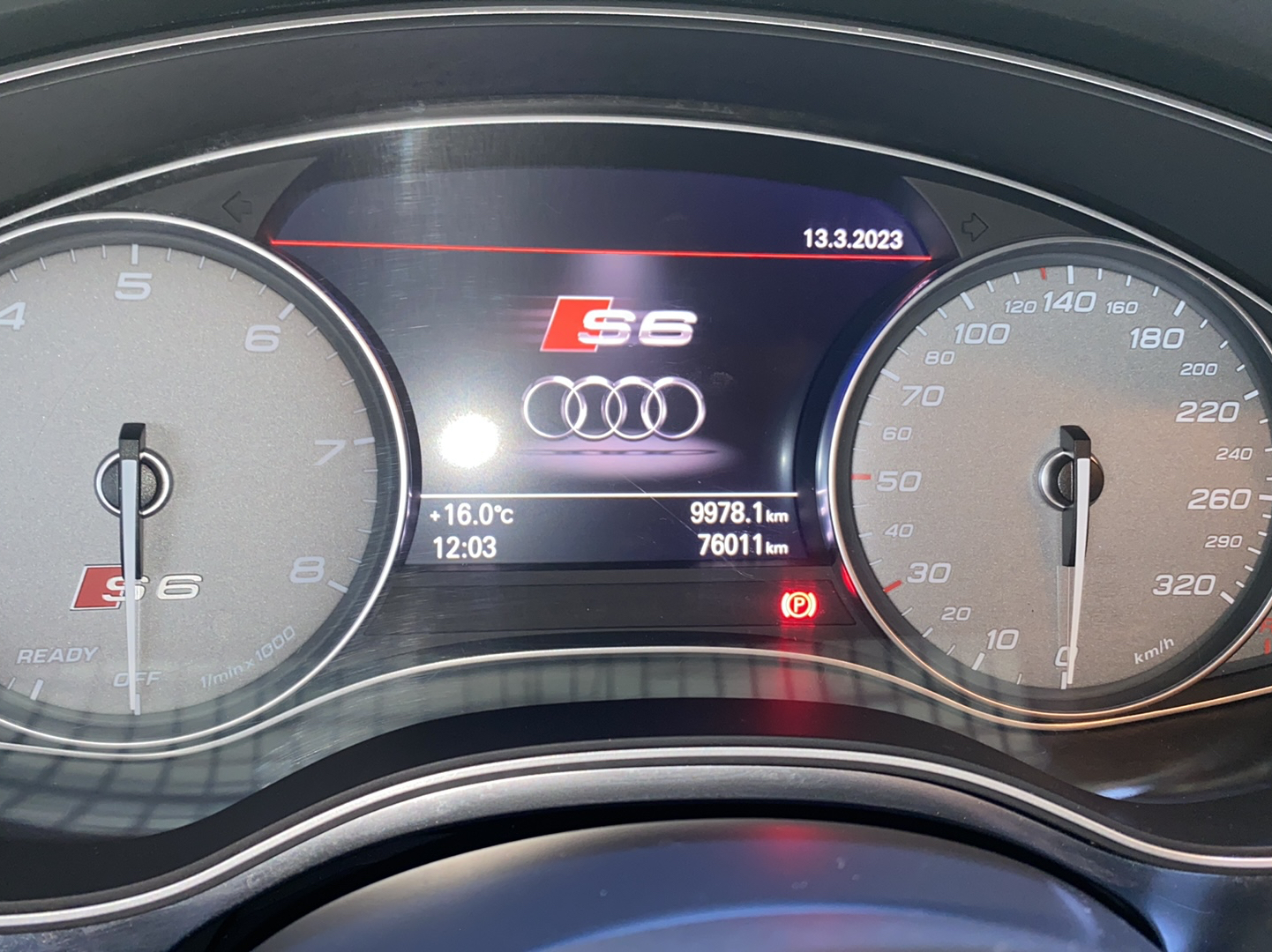 奥迪S6 2016款 S6 4.0TFSI(进口)