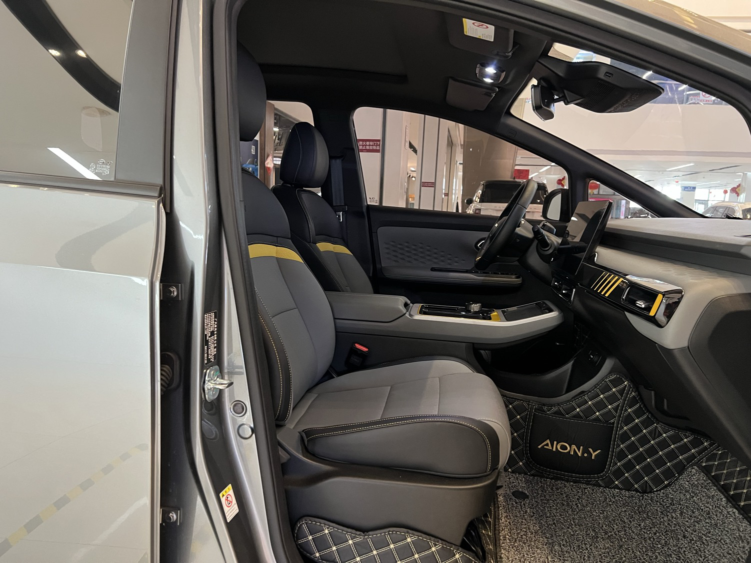广汽埃安 AION Y 2021款 70 科技活力版
