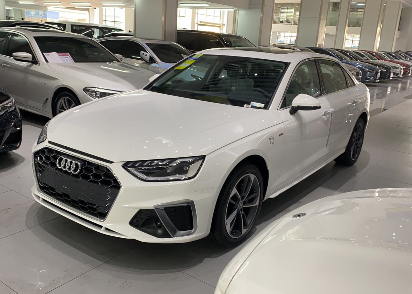 奥迪A4L 2022款 40 TFSI 时尚动感型