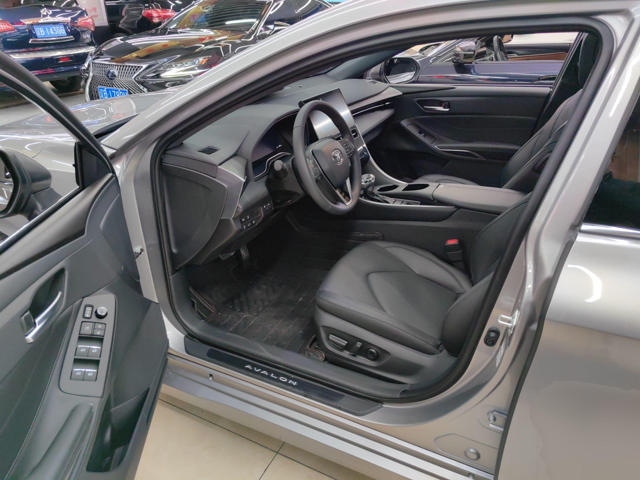 丰田 亚洲龙 2022款 2.0L XLE尊享版