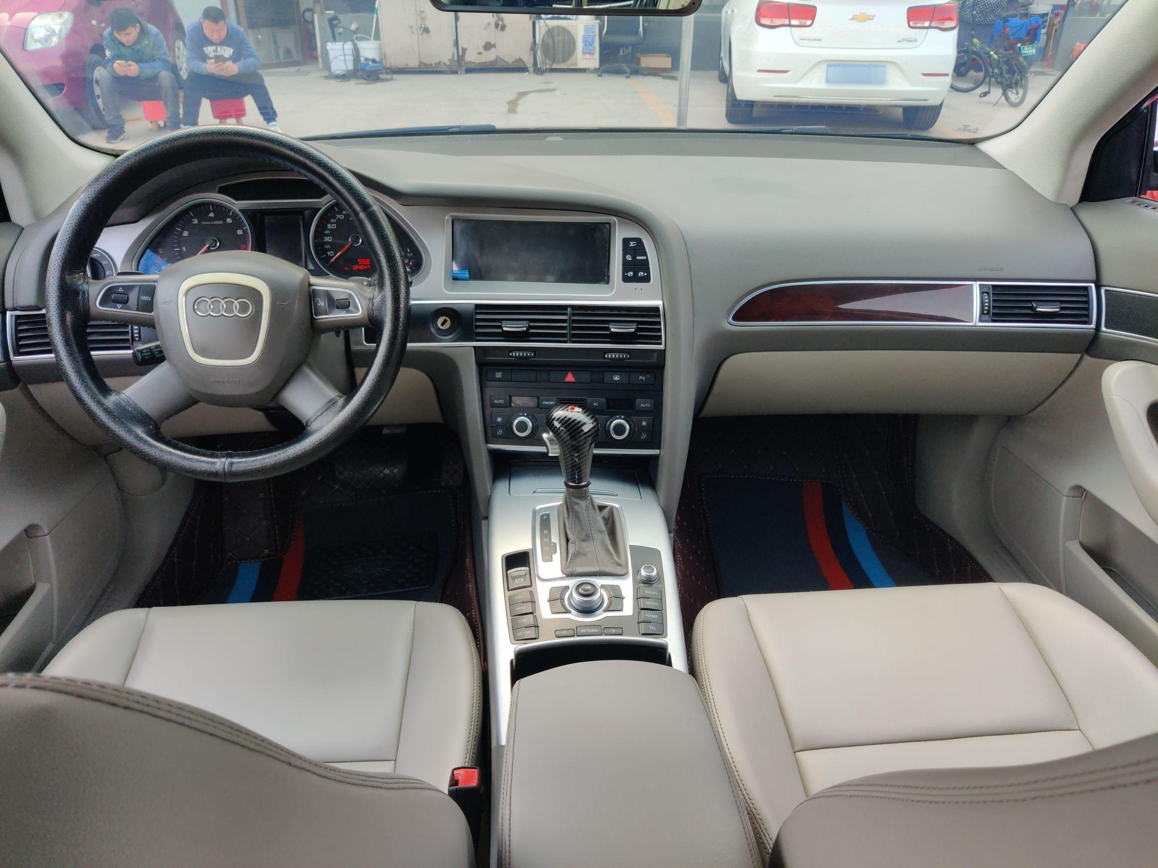 奥迪A6L 2011款 2.0 TFSI 自动标准型