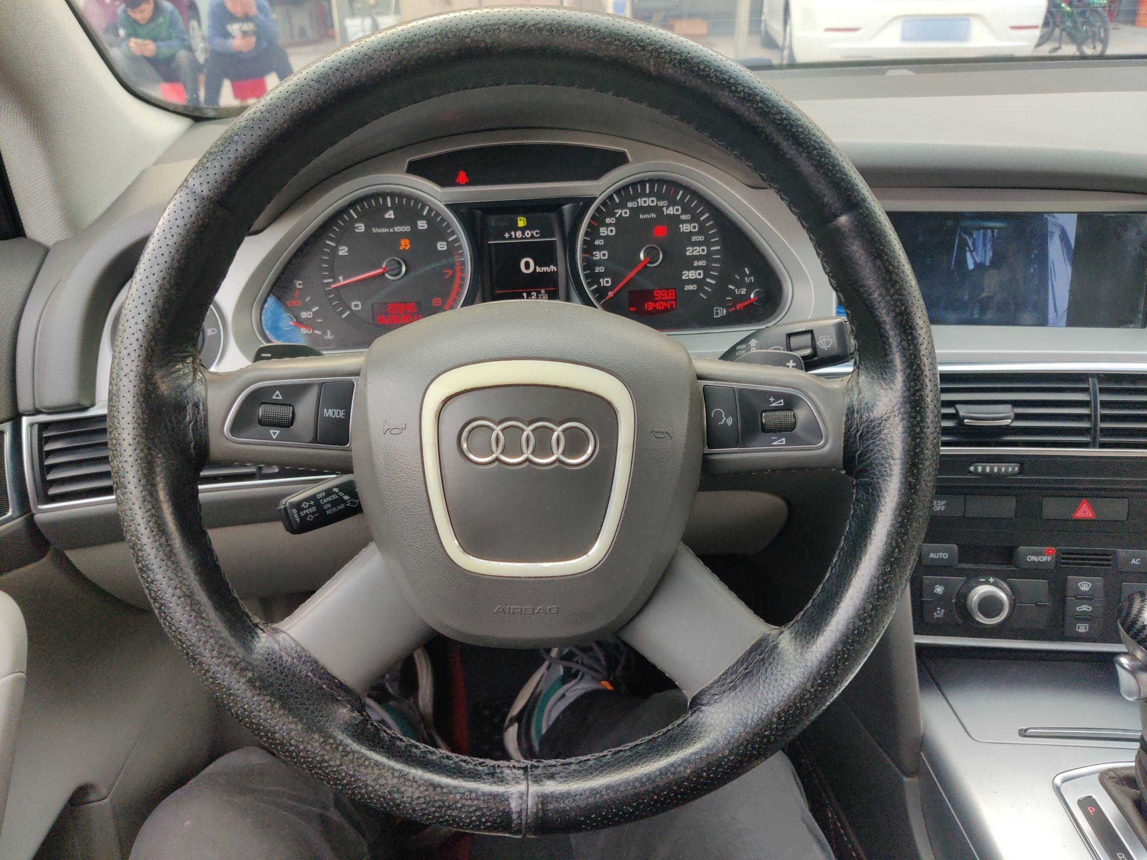 奥迪A6L 2011款 2.0 TFSI 自动标准型