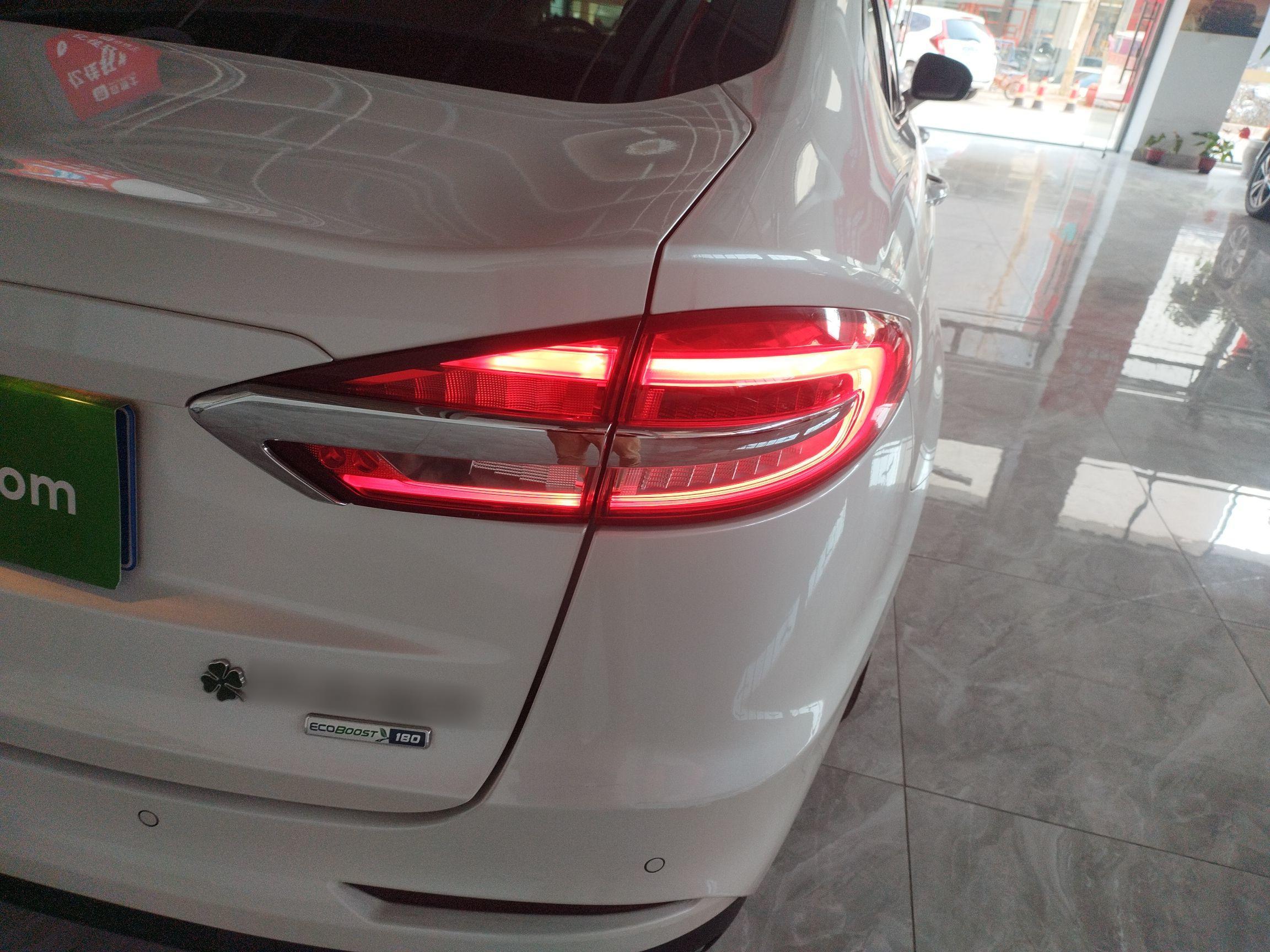 福特 蒙迪欧 2020款 EcoBoost 180 时尚型