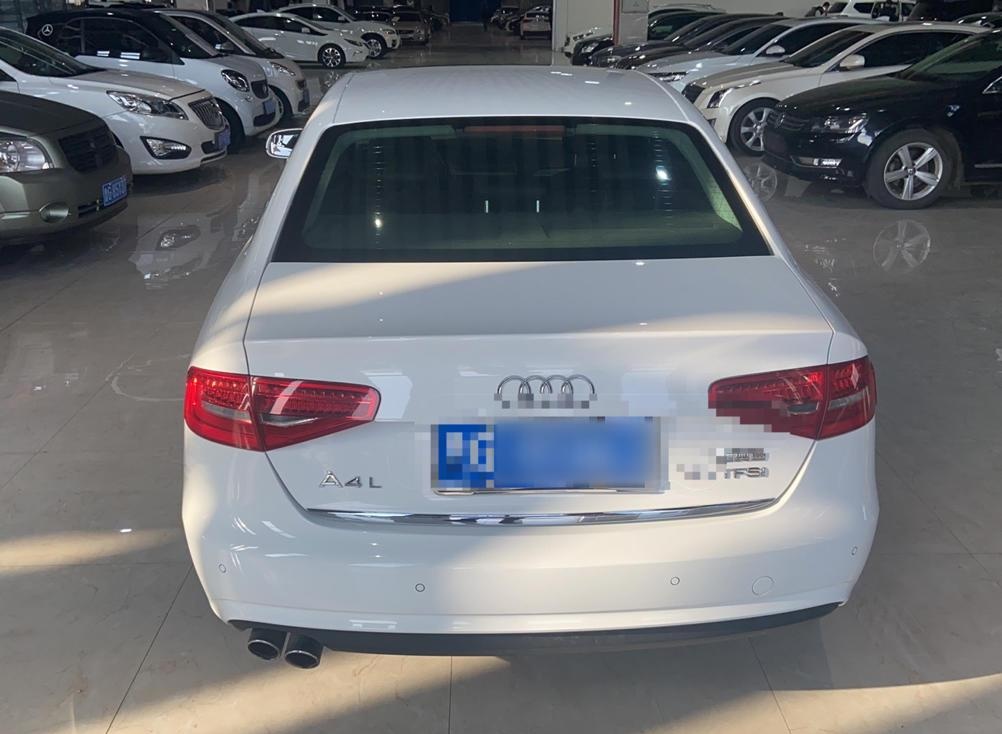 奥迪A4L 2015款 35 TFSI 自动标准型